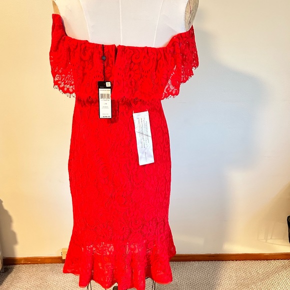 BCBGMAXAZRIA NWT Burt red off the shoulder lace dress; Little Red Dress Size 10 - Picture 9 of 10